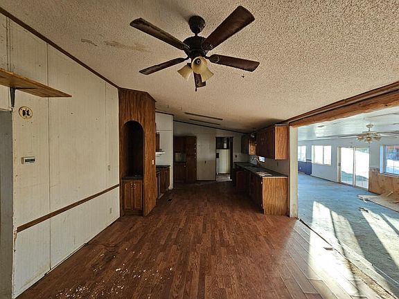 5th image of 203 Lassiter St N