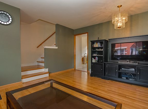 4th image of 4901 Carol Ave #D