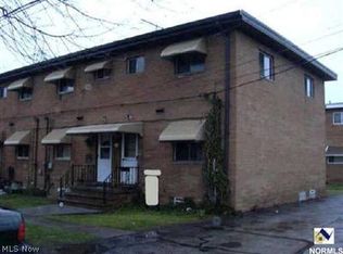 16226 Edgewood Ct, Maple Heights, OH 44137