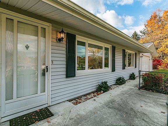 2nd image of 8805 Beacon Hill Dr