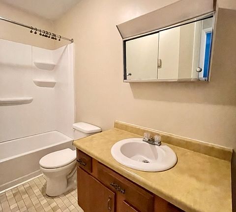 5th image of 880 Ellis Ave