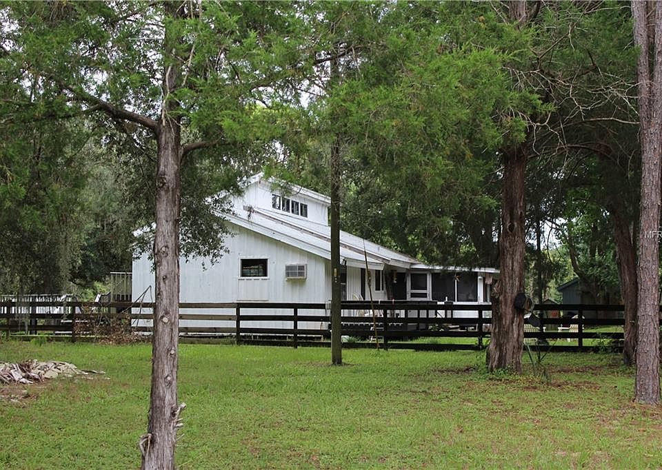 1st image of 41032 Larsondale Dr
