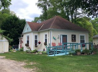 609 Cedar St, Elk Rapids, MI 49629
