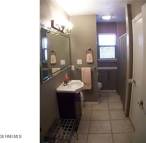 1633 Charles Owens Dr E — Photo 9