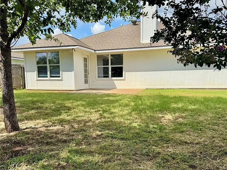 3702 Meadow View Dr — Photo 27