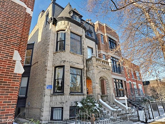 2246 N Racine Ave
