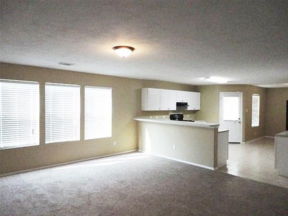 2nd image of 5330 Cinnamon Lake Dr