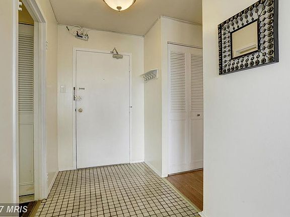 3rd image of 9039 Sligo Creek Pkwy APT 1011