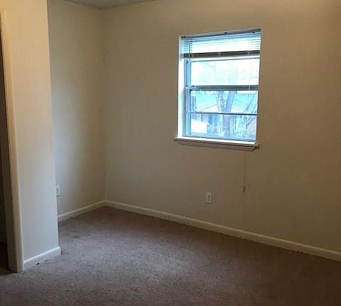 5th image of 4008 Sewall Dr SW