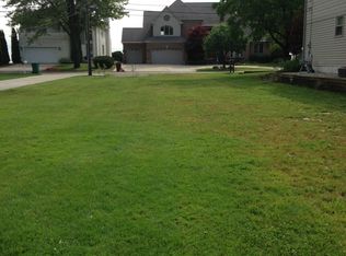 41305 Conger Bay Dr, Harrison Township, MI 48045