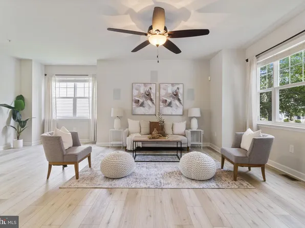 369 English Oak Ln, Prince Frederick, MD 20678