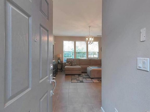4th image of 76 W Luna Loca Ln