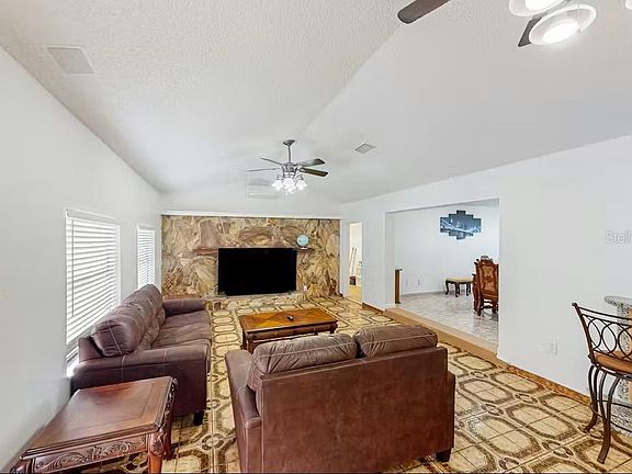 4th image of 6223 Travis Blvd