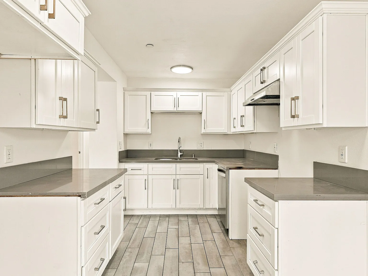 5 bed, $3,895 — Photo 3