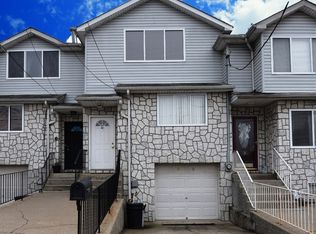96 Wenlock St, Staten Island, NY 10303