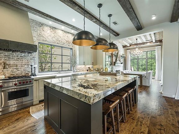 3rd image of 5101 Oak Knoll Ln