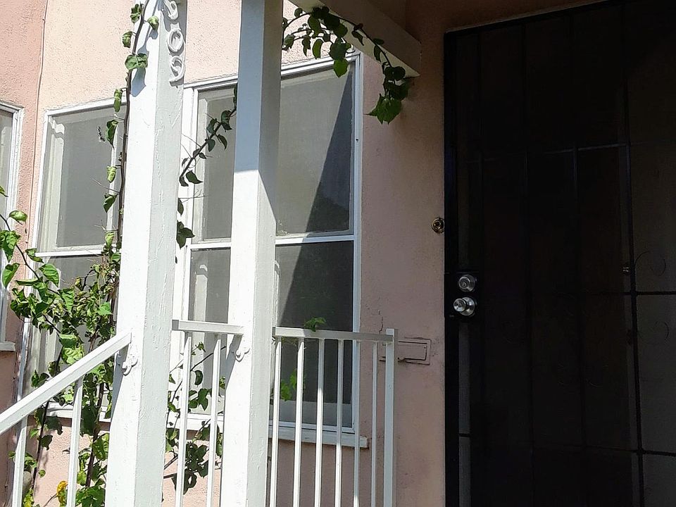 1st image of 1309 N Screenland Dr