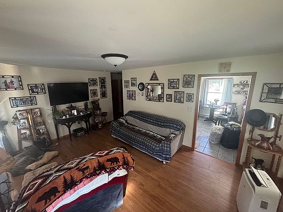 4th image of 84 Willard Rd