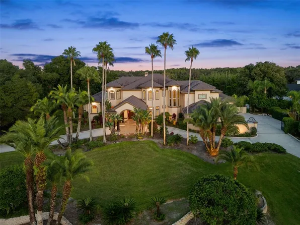 211 Rue Des Chateaux, Tarpon Springs, FL 34688