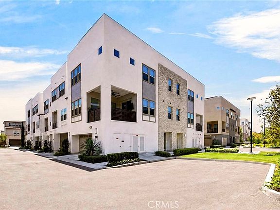 3rd image of 888 Poppy Ct