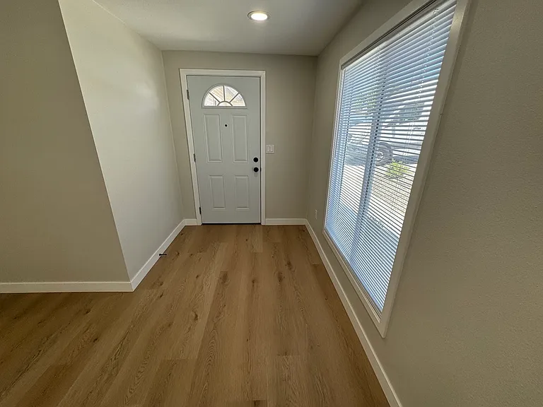 8932 Grand Ave — Photo 2