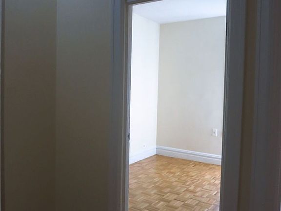 5th image of 527 E 78th St APT 5D