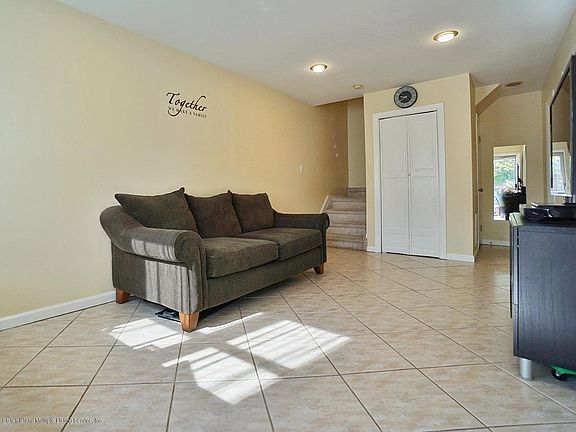 4th image of 46 Grissom Ave
