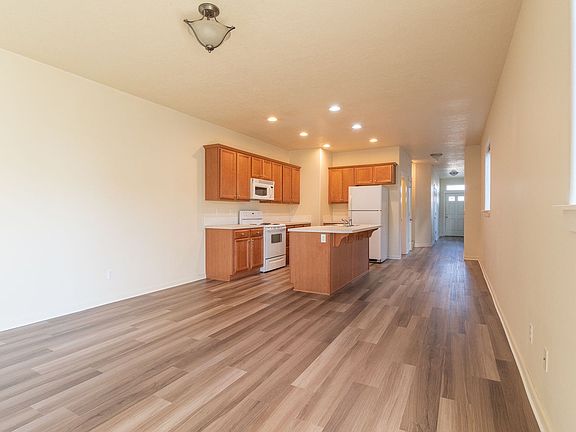 5th image of 5708-10 SE Gladstone St #5708