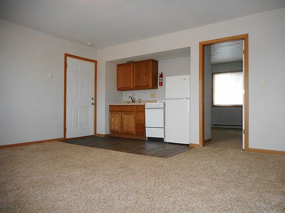 2nd image of 909 28th St SE APT 6