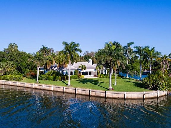 3rd image of 516 Bay Dr