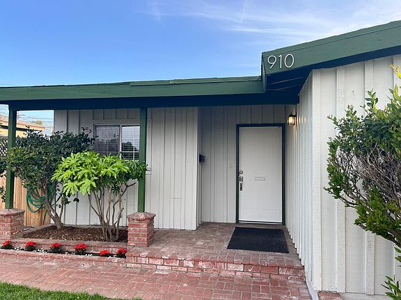 2nd image of 910 Alta Loma Dr