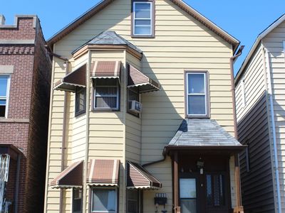 8908 S Escanaba Ave, Chicago, IL, 60617