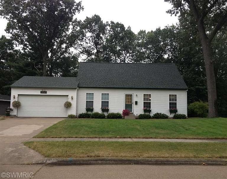1st image of 1339 Hillcrest Dr