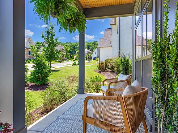4th image of 1190 Le Conte Cir