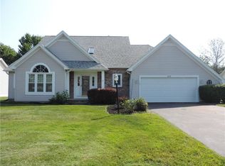 105 Pickering Dr, Rochester, NY 14626