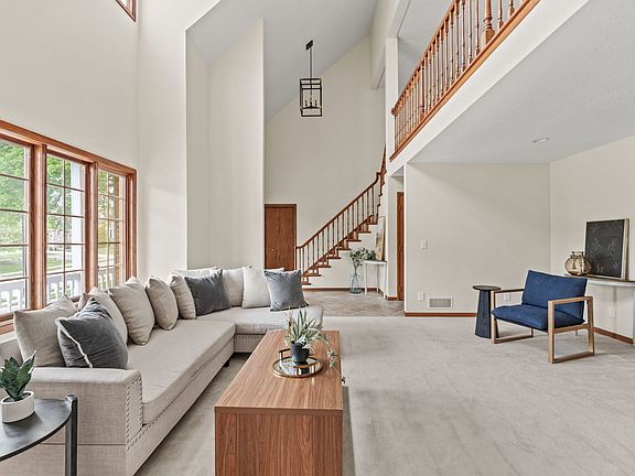 3rd image of 5018 Turnberry Ln