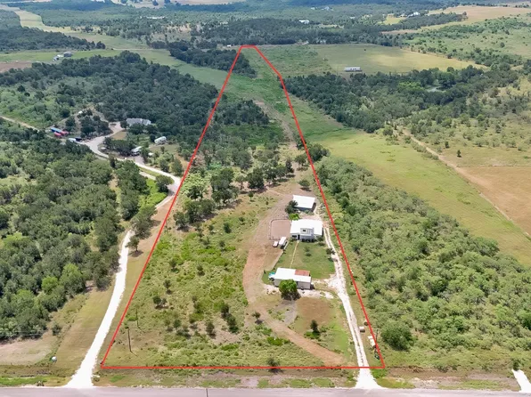 2690 County Road 466, Elgin, TX 78621