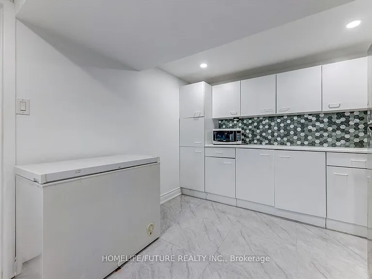 53 Dennett Dr #BASEMENT — Photo 9