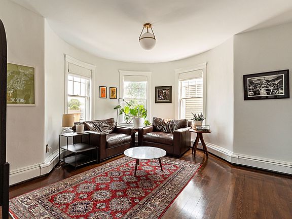 5th image of 85 Trowbridge St #3