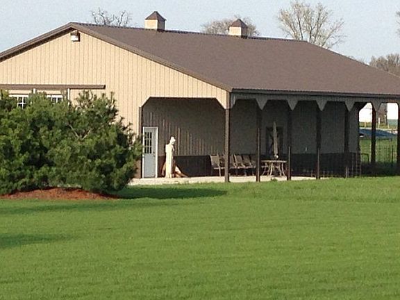 Back yard & pole barn 
