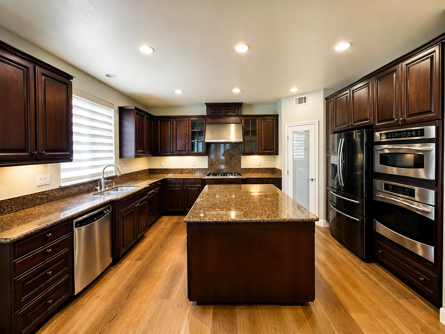 Lovely Home in San Ramon Available Now! — Photo 2