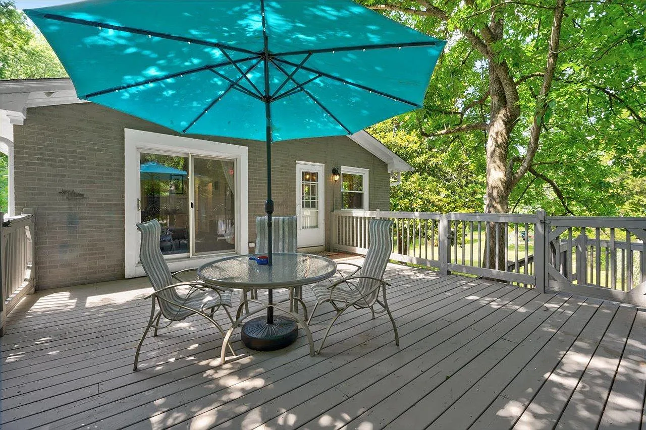 4 bed, 2600 sqft, $3,500 — Photo 1
