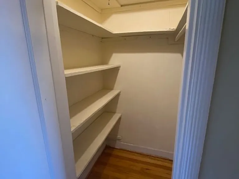 127 S Harden Street — Photo 14