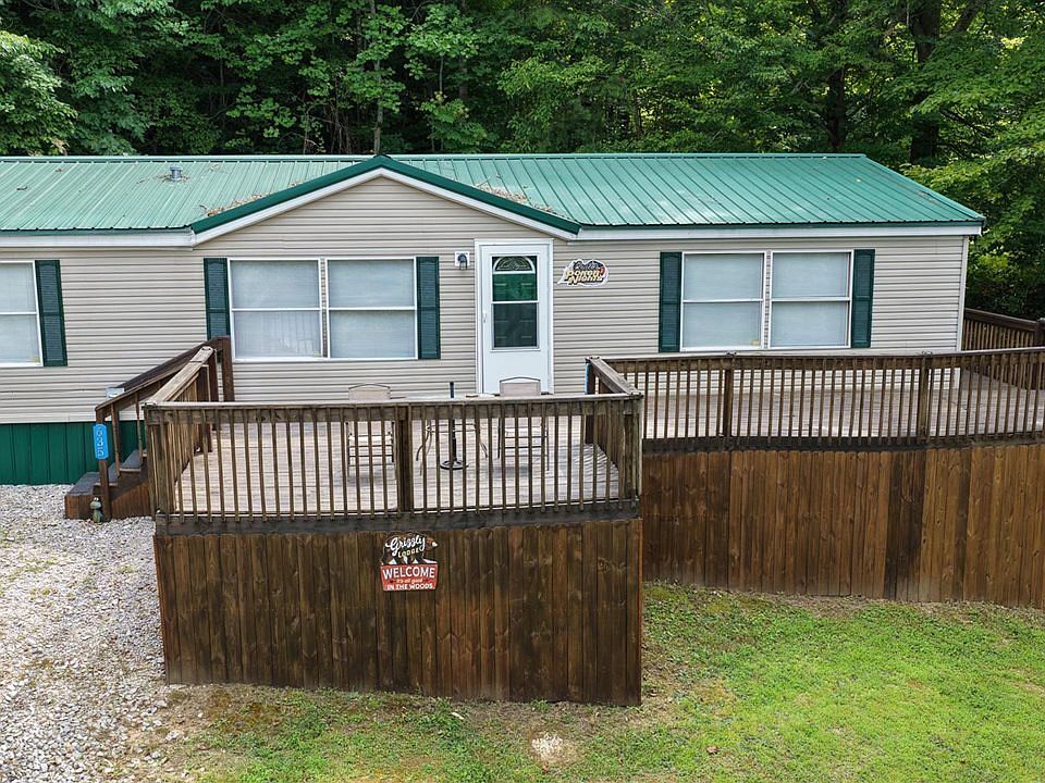 1st image of 635 Lakeshore Dr