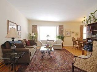 6042 N Campbell Ave, Chicago, IL 60659