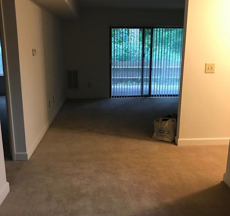 2nd image of 6 Woodlake Rd APT 7