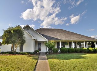 108 Foxfield Dr, Saltillo, MS 38866