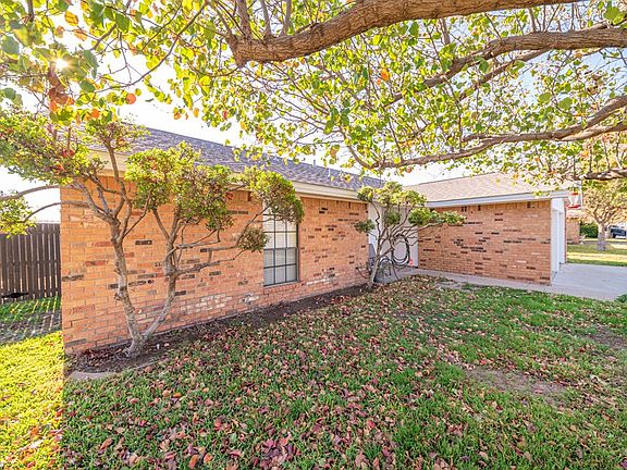 3rd image of 3938 Lyndale Dr