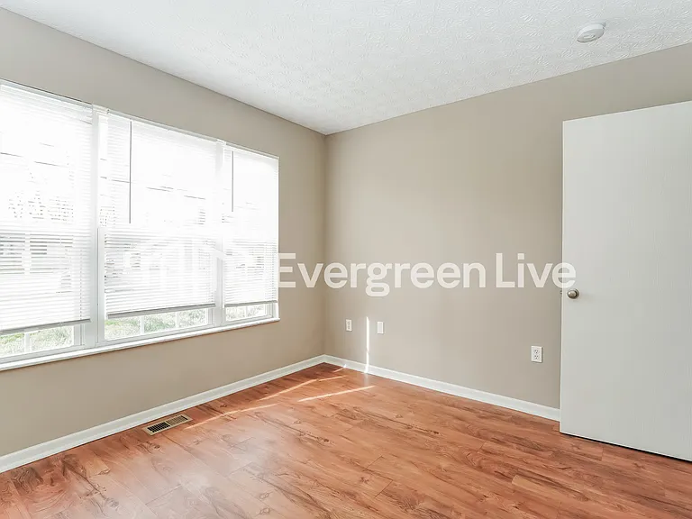 1720 E 24th Ave — Photo 12