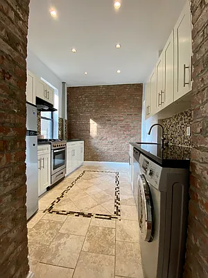 Rented by Bohemia Realty Group | media 21